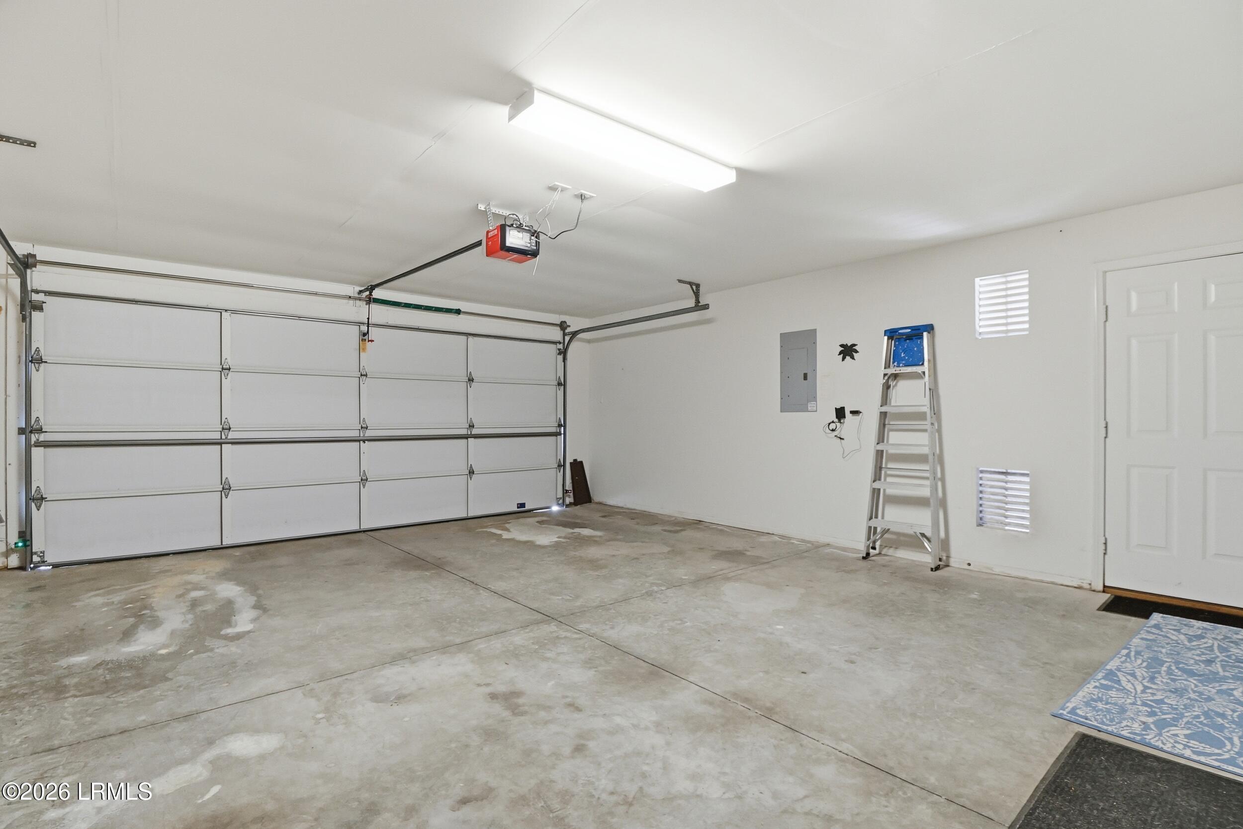 33 Broughton Circle Bluffton, SC 29909 - Photo 17 of 28 Garage