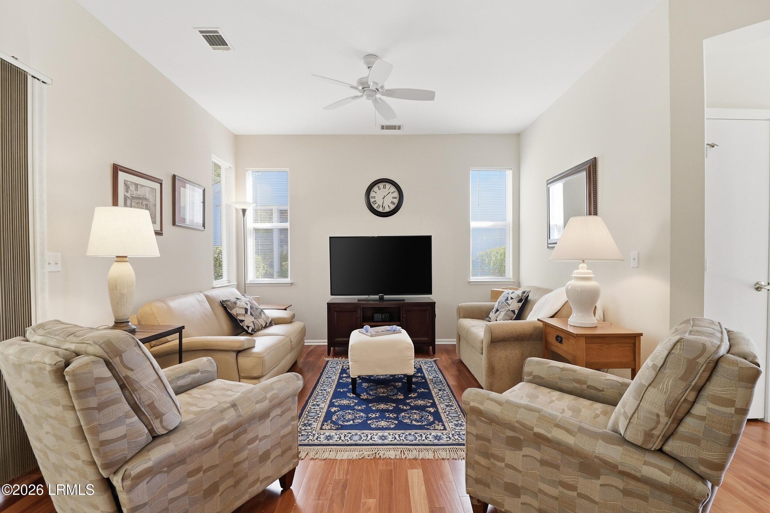33 Broughton Circle Bluffton, SC 29909 - Photo 7 of 28 Living Area