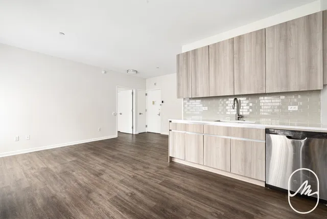 $5,400 | 15 Park Row, Unit 11M | Financial District