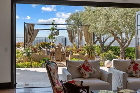 $3,985,000 | 18264 Avenida Manantial, Rancho Santa Fe, CA 92067