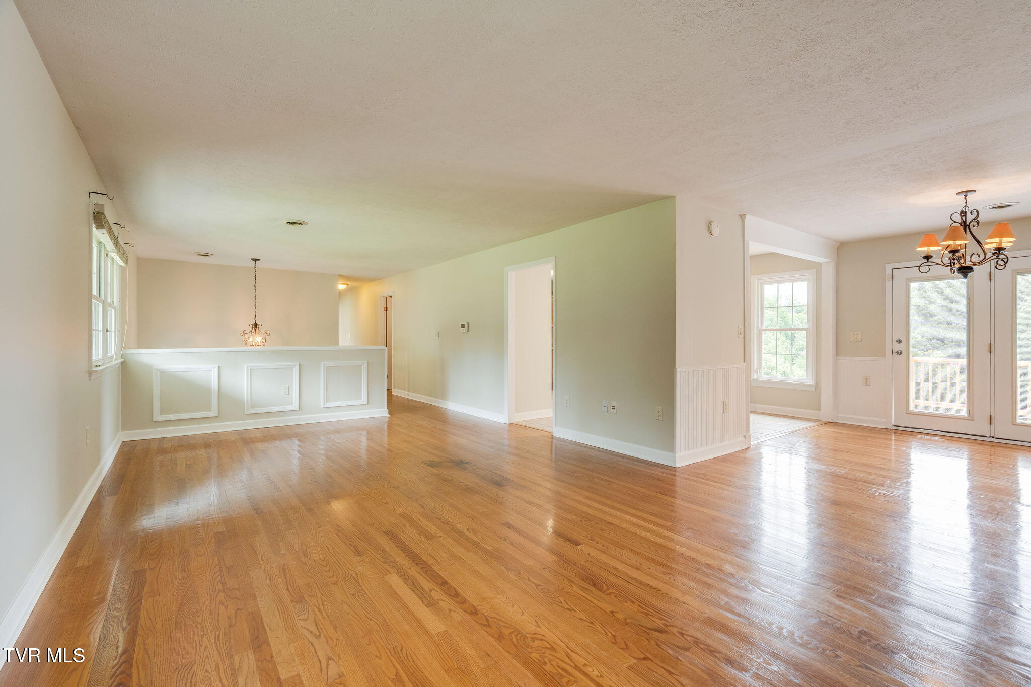 2125 Bonaire Road Kingsport, TN 37660 - Photo 15 of 49 010-Living-Dining
