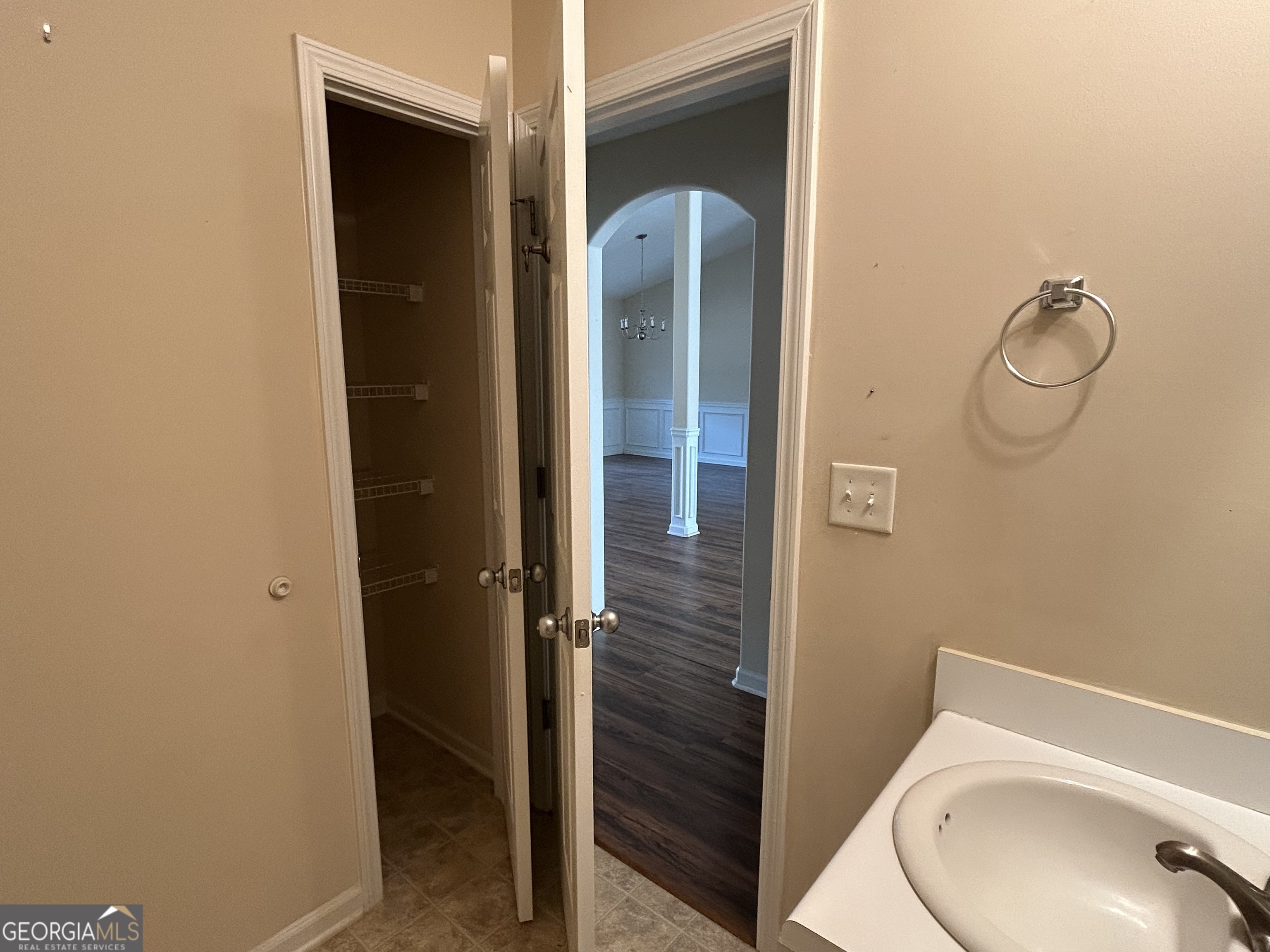 28 Pinewood Circle Colbert, GA 30628 - Photo 29 of 44 a bathroom with a toilet and a sink