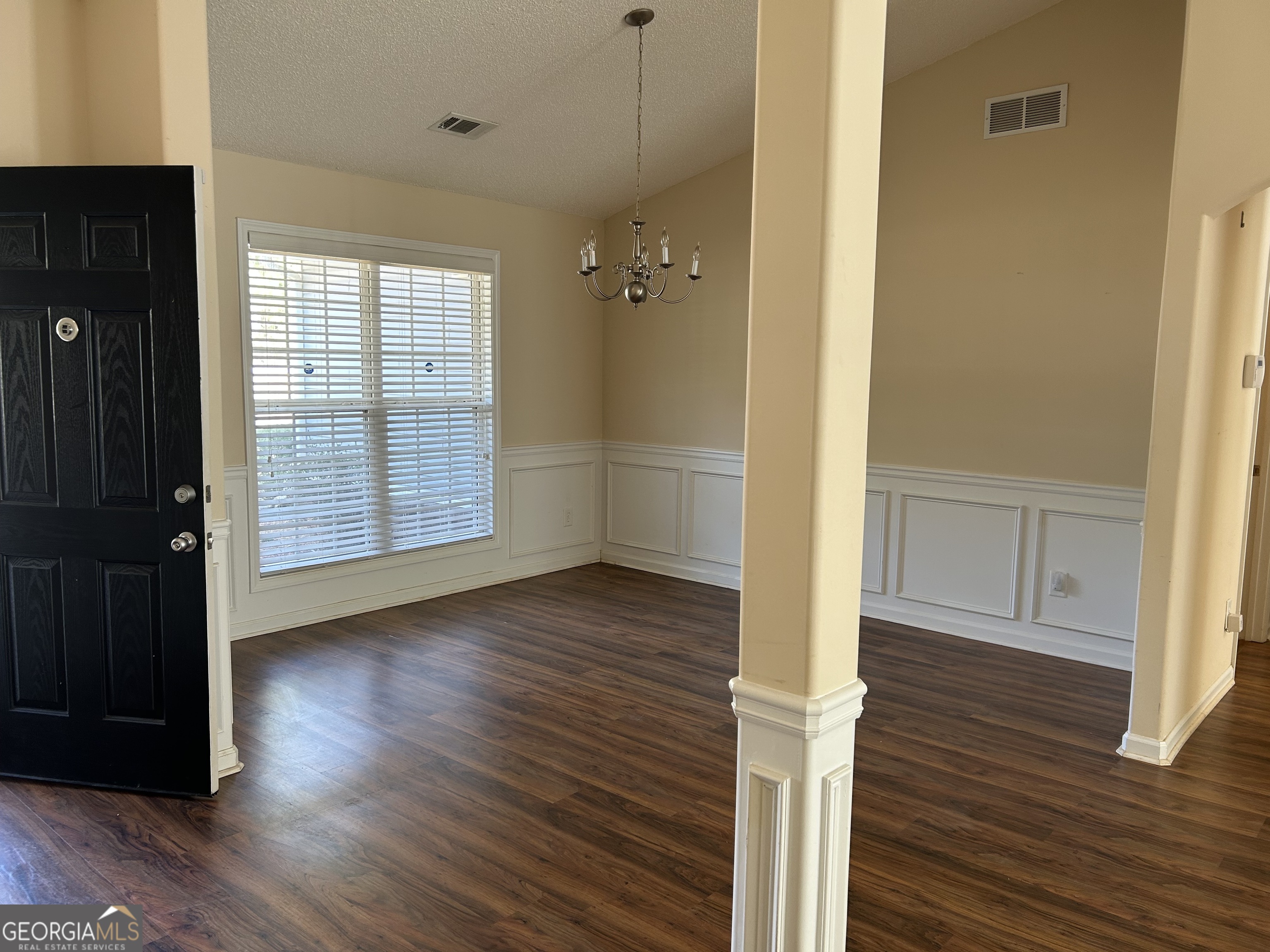 28 Pinewood Circle Colbert, GA 30628 - Photo 7 of 44 an empty room with wooden floor and closet