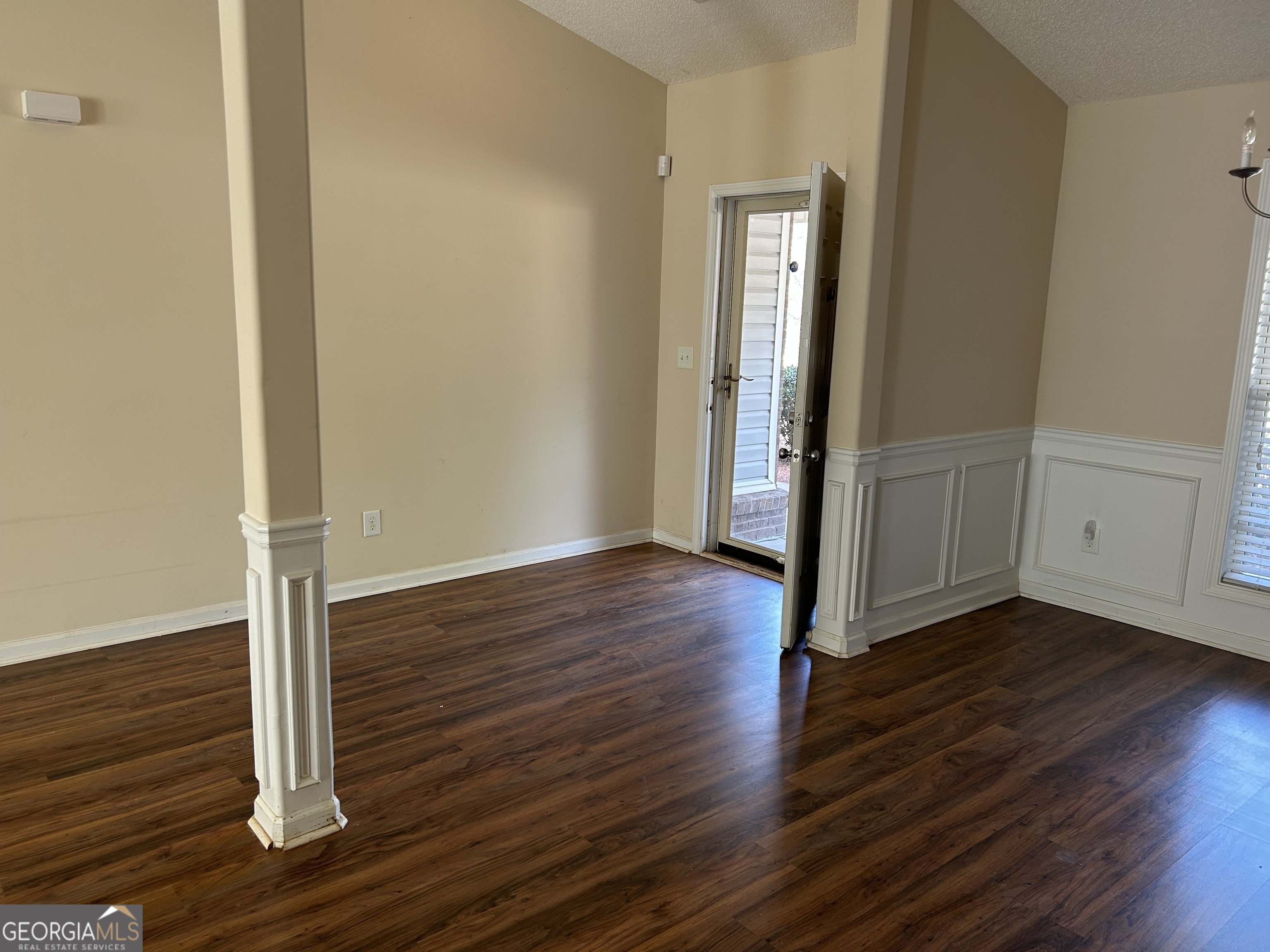 28 Pinewood Circle Colbert, GA 30628 - Photo 9 of 44 an empty room with wooden floor and closet
