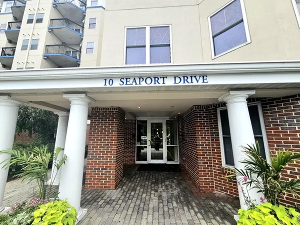$2,950 | 10 Seaport Drive, Unit 2111, Quincy, MA 02171
