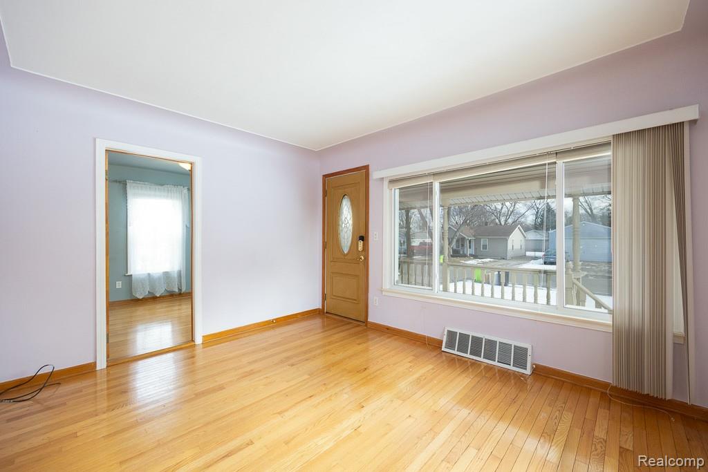 26627 Rialto Street Madison Heights, MI 48071 - Photo 4 of 20 006_178A9924-Edit.jpg