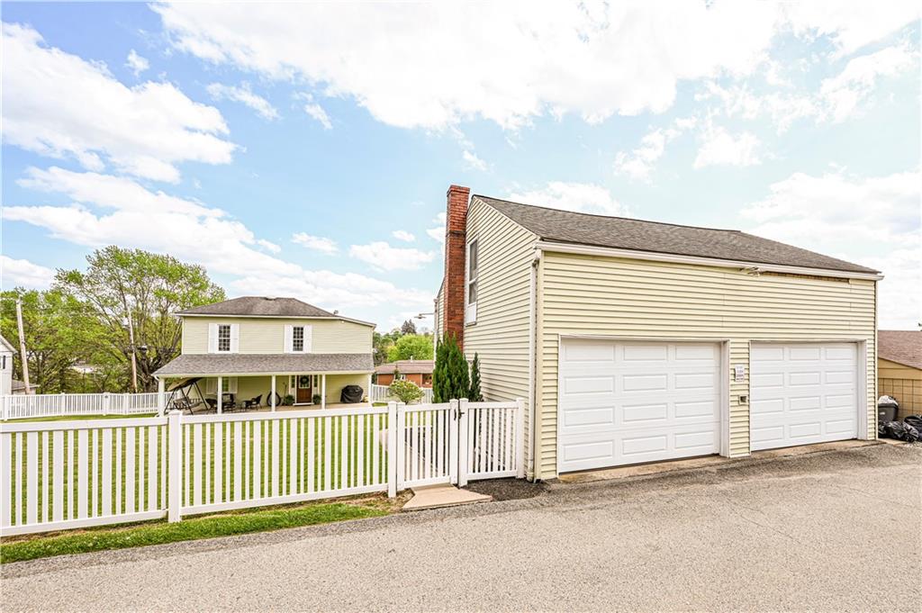 Lots of room in this 28 X 22- 2  story garage for all of "your toys"!