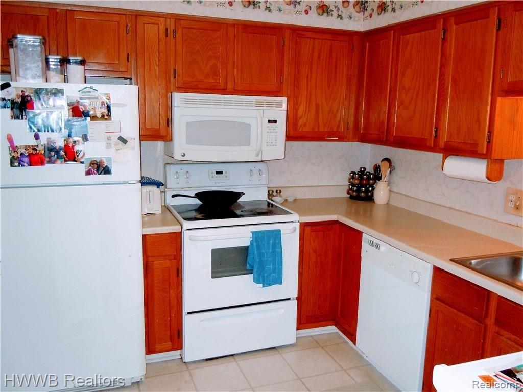 480 Baldwin Avenue, Unit 26 Rochester, MI 48307 - Photo 10 of 32 DSCN1379.jpg