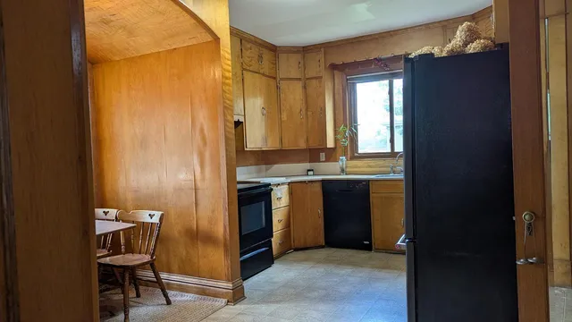 $335,000 | 209 Oak Avenue Southwest, Montgomery, MN 56069