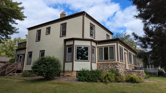 $335,000 | 209 Oak Avenue Southwest, Montgomery, MN 56069