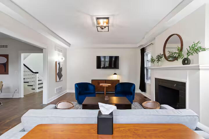 2281 Atkinson Street Detroit, MI 48206 - Photo 5 of 20 0a1e3b89-82ad-4c38-8e4d-f417ae87a544