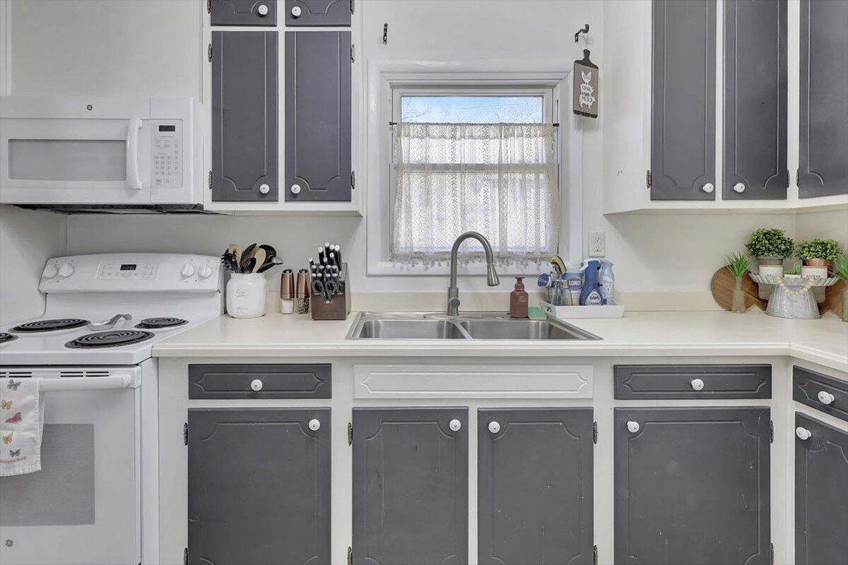 804 Ely Road Hixson, TN 37343 - Photo 8 of 31 8
