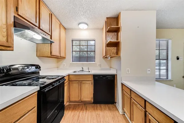 $1,085 | 619 Race Street, Crowley, TX 76036