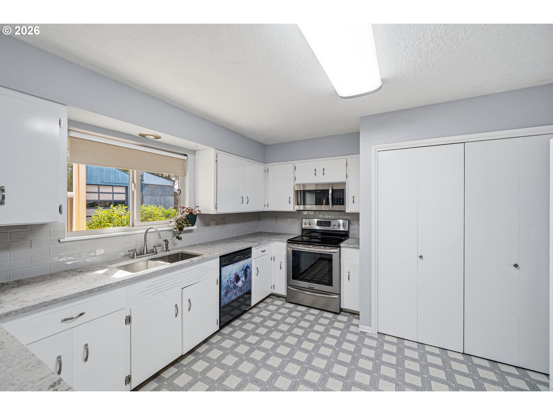 704 Toliver Road Molalla, OR 97038 - Photo 11 of 32