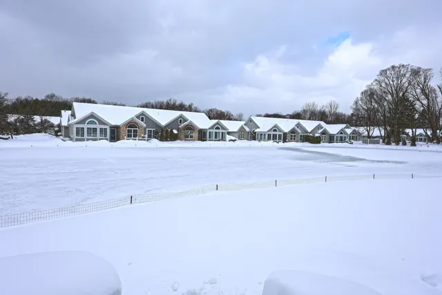 $429,900 | 2923 Villa Lane, Benton Harbor, MI 49022