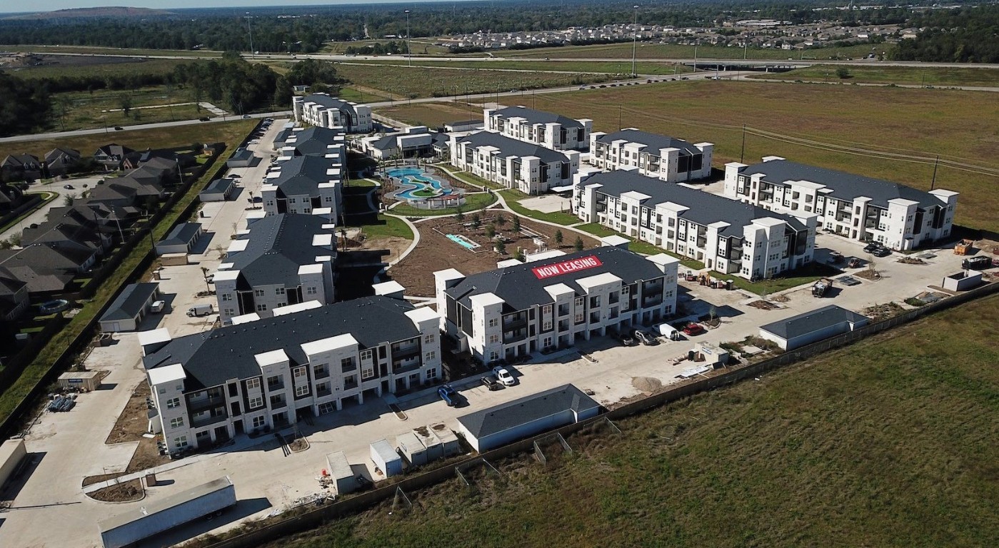 7100 Uvalde Road, Unit 3304 Houston, TX 77049 - Photo 28 of 28 an aerial view of a house with a ocean view