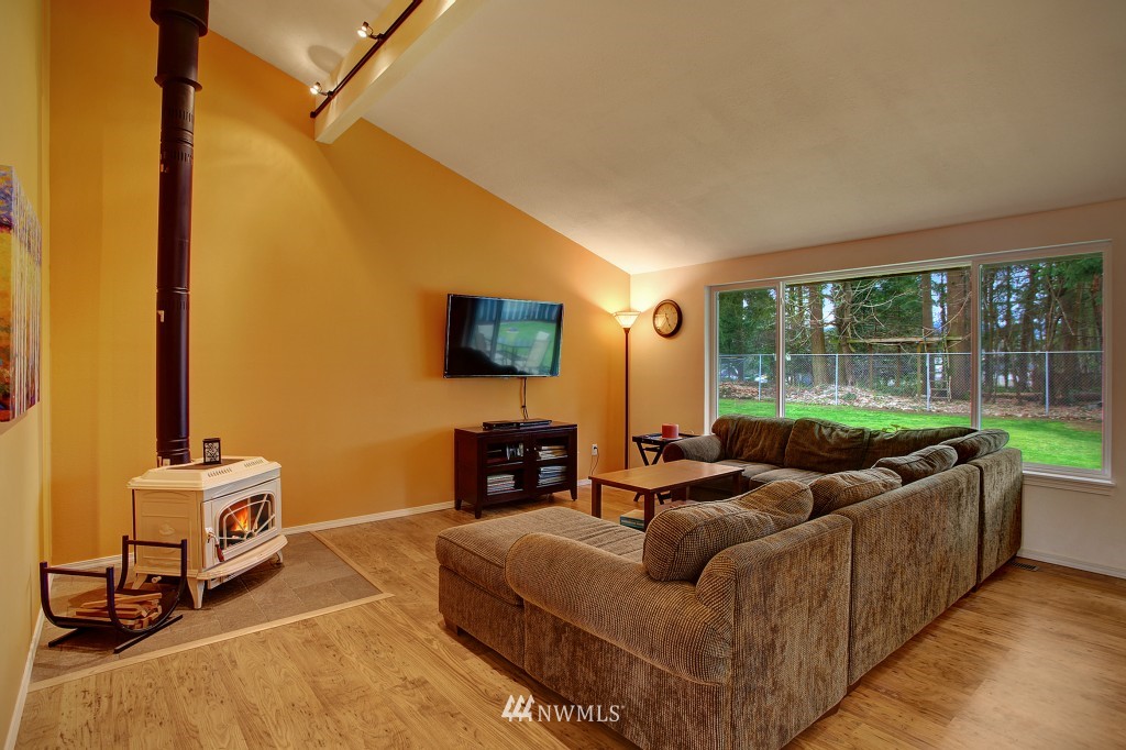 220 Elma Place Southeast Renton, WA 98059 - Photo 7 of 14