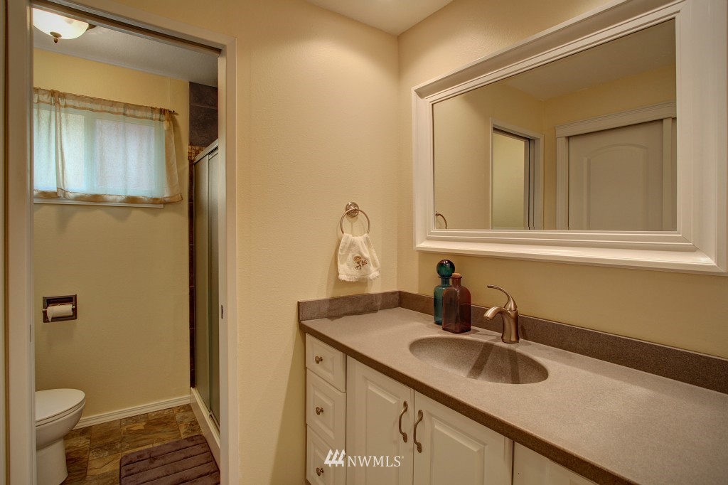 220 Elma Place Southeast Renton, WA 98059 - Photo 9 of 14
