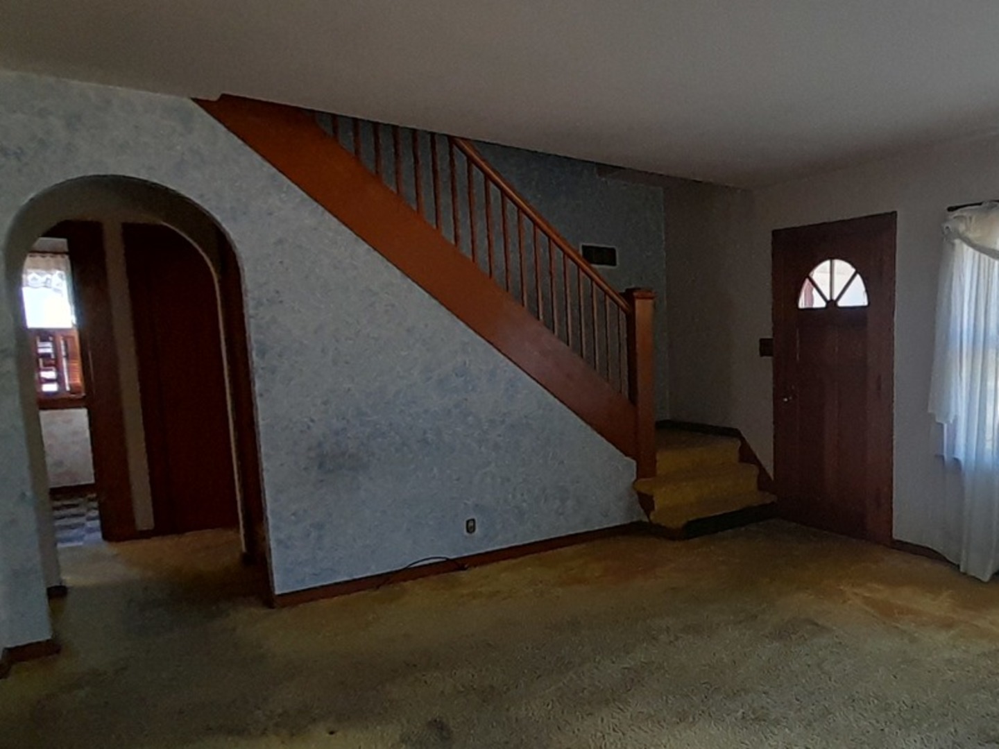 211 4th Avenue Mendota, IL 61342 - Photo 17 of 25 a view of entryway