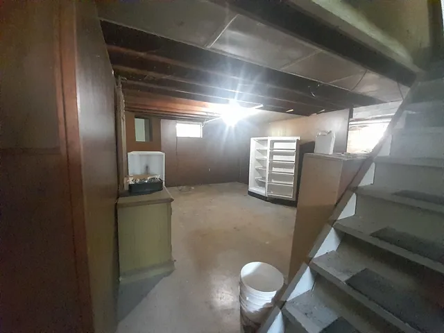 a view of entryway and hall