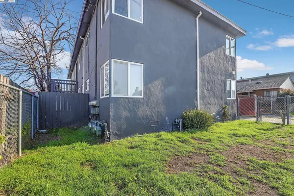 $899,000 | 7448 Lockwood Street, Oakland, CA 94621