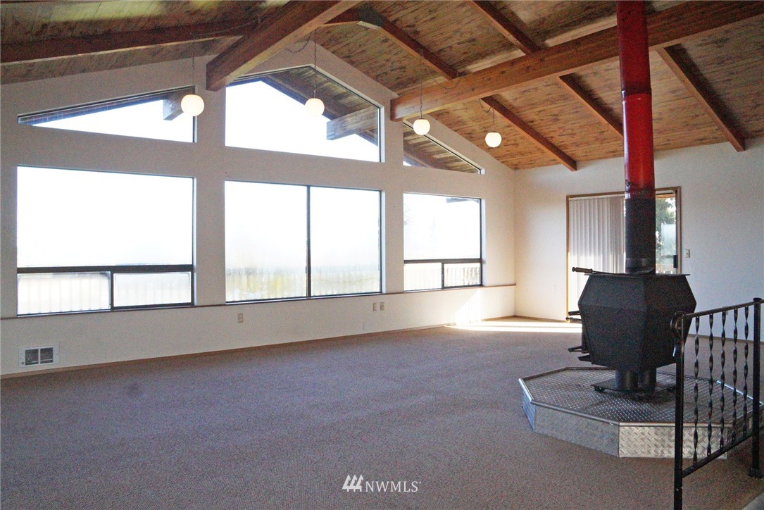 83 Blue Mountain Road Port Angeles, WA 98362 - Photo 10 of 25 Gallery Image 10