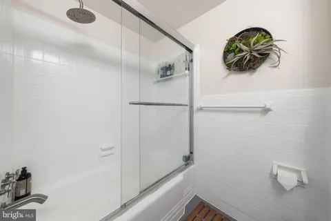 $320,000 | 1810 Rittenhouse Square, Unit 610, Philadelphia, PA 19103