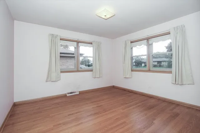 $490,000 | 1420 Indian Hill Drive, Schaumburg, IL 60193