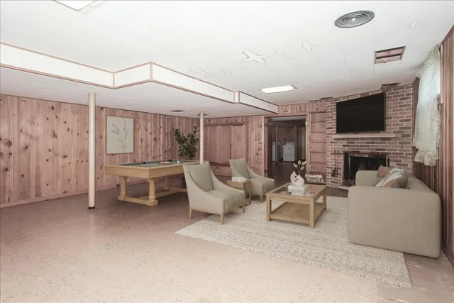 $490,000 | 1420 Indian Hill Drive, Schaumburg, IL 60193