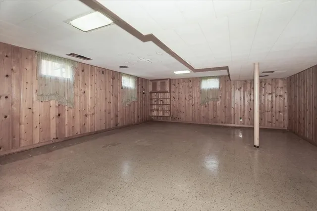 $490,000 | 1420 Indian Hill Drive, Schaumburg, IL 60193