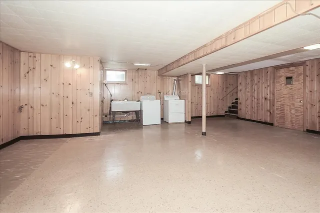 $490,000 | 1420 Indian Hill Drive, Schaumburg, IL 60193