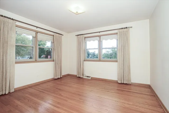 $490,000 | 1420 Indian Hill Drive, Schaumburg, IL 60193