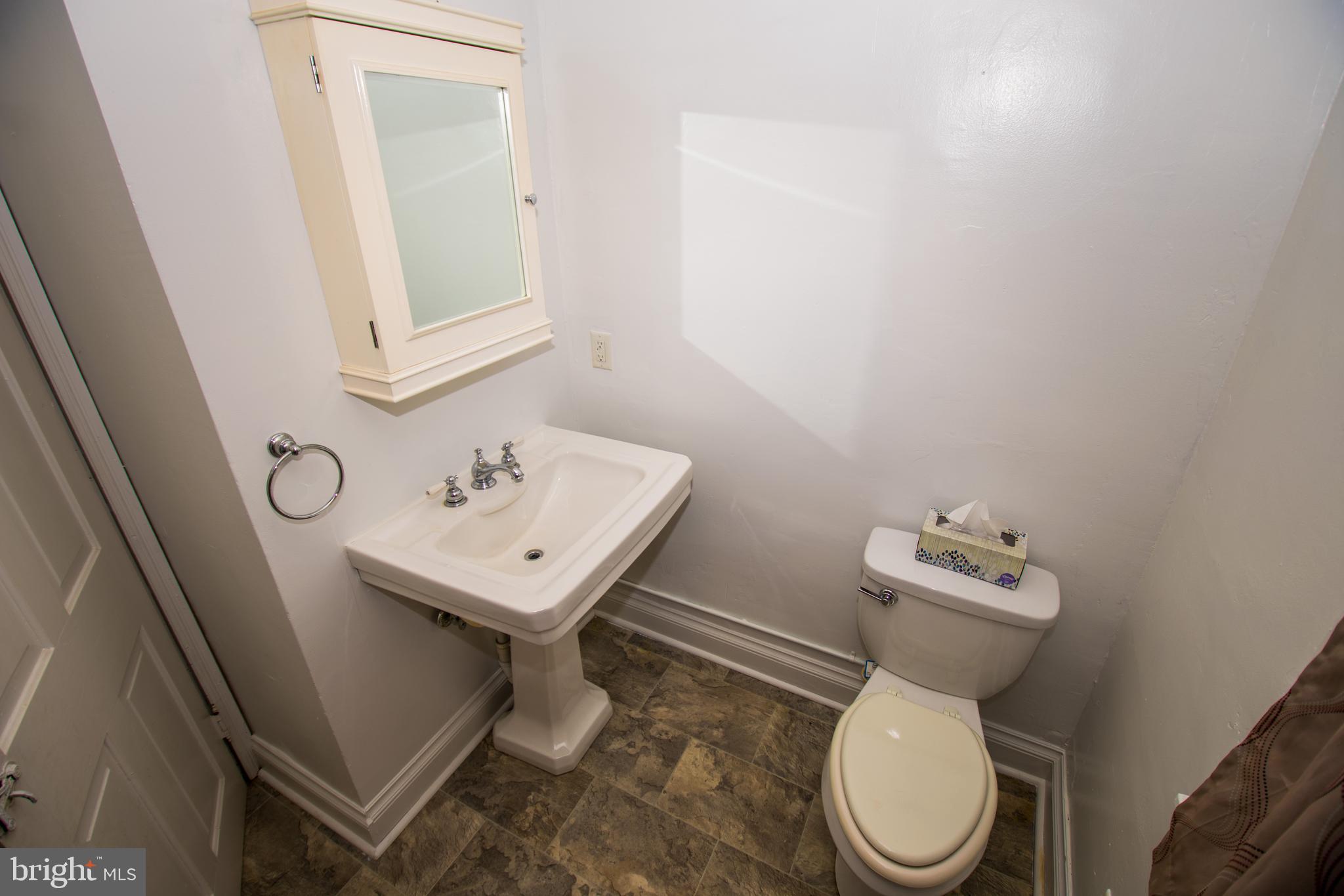 608 Mountain View Road Reading, PA 19607 - Photo 5 of 13