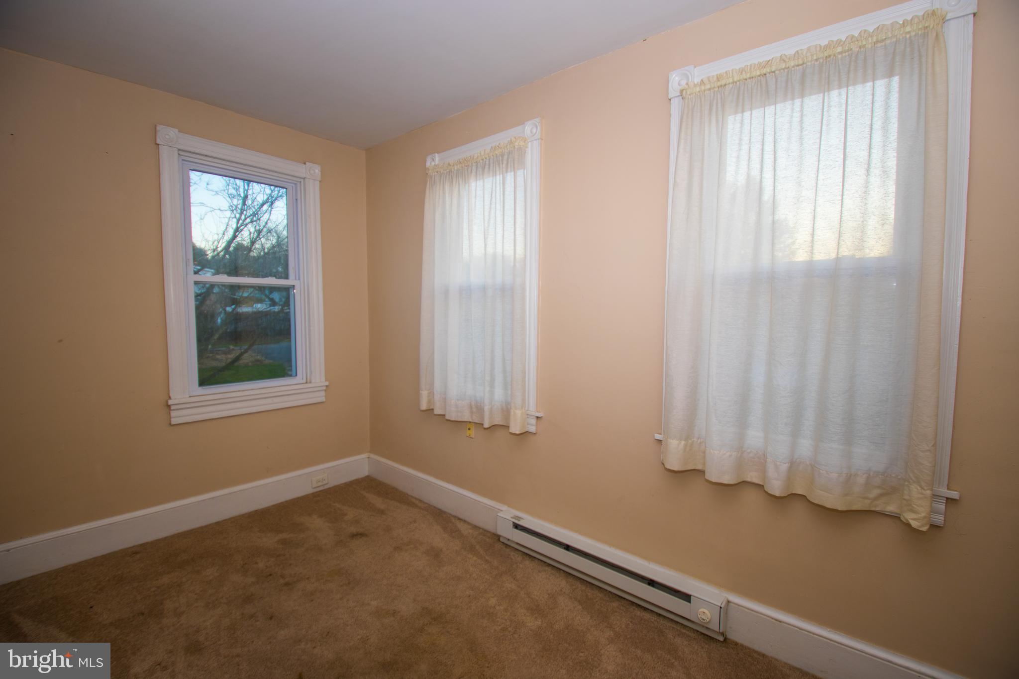 608 Mountain View Road Reading, PA 19607 - Photo 8 of 13