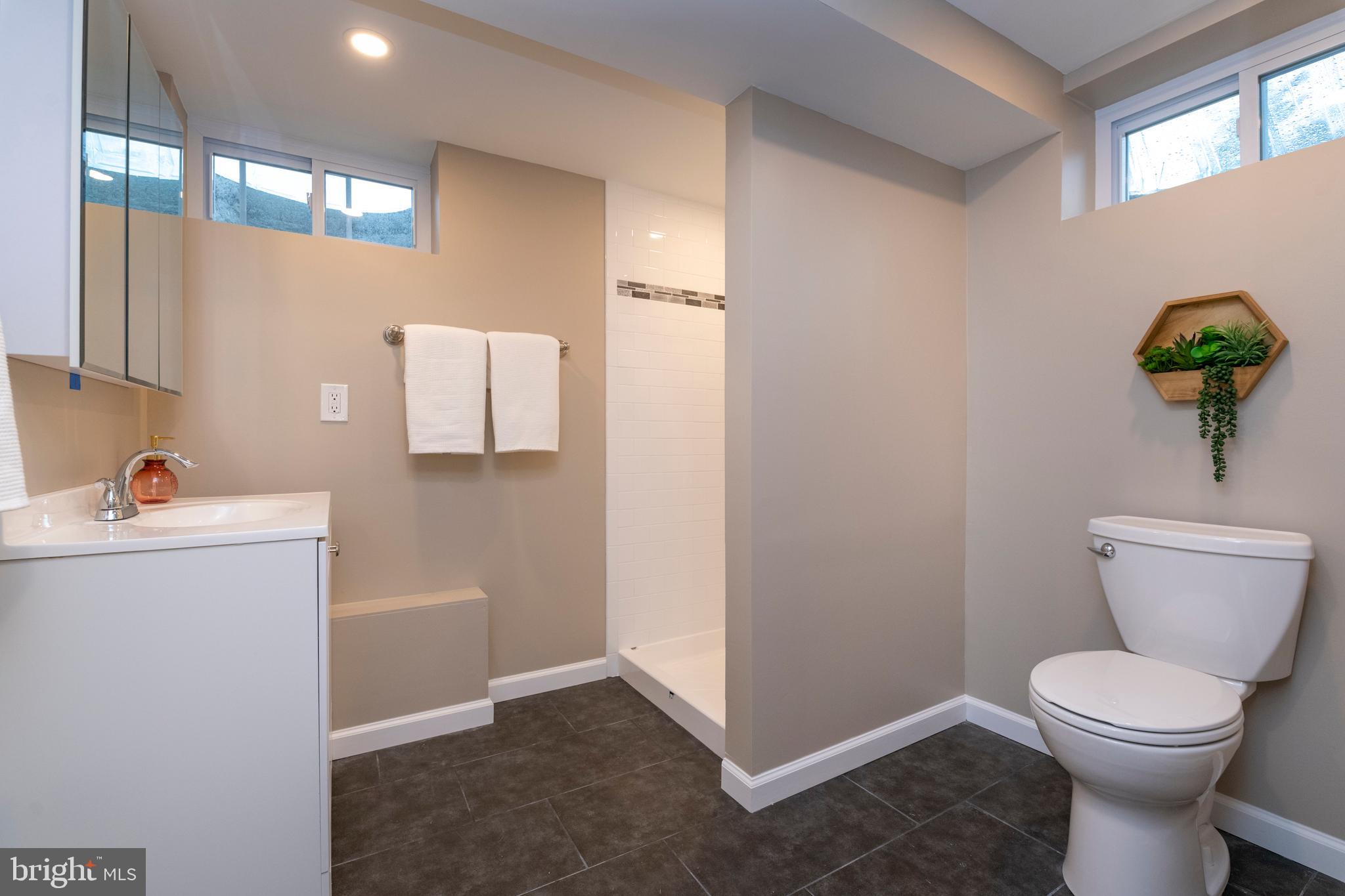 2449 Woodcroft Road Baltimore, MD 21234 - Photo 36 of 44 Gallery Image 36