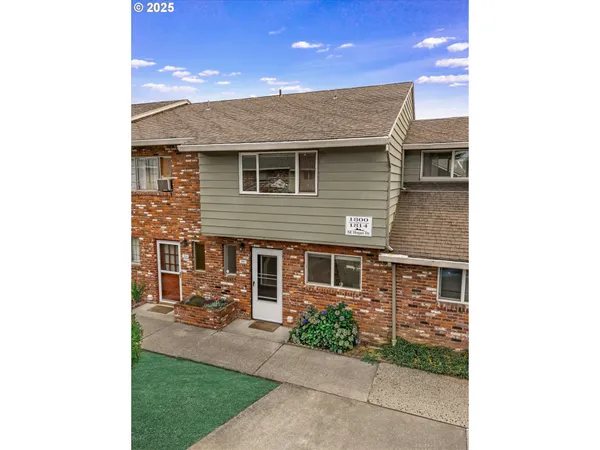 $239,000 | 1802 Northeast Hogan Drive, Gresham, OR 97030