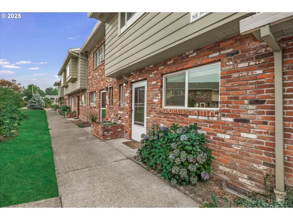 $239,000 | 1802 Northeast Hogan Drive, Gresham, OR 97030