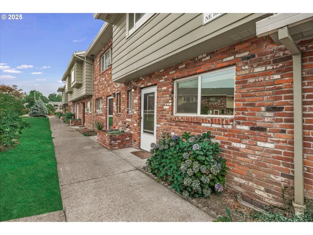 $239,000 | 1802 Northeast Hogan Drive, Gresham, OR 97030