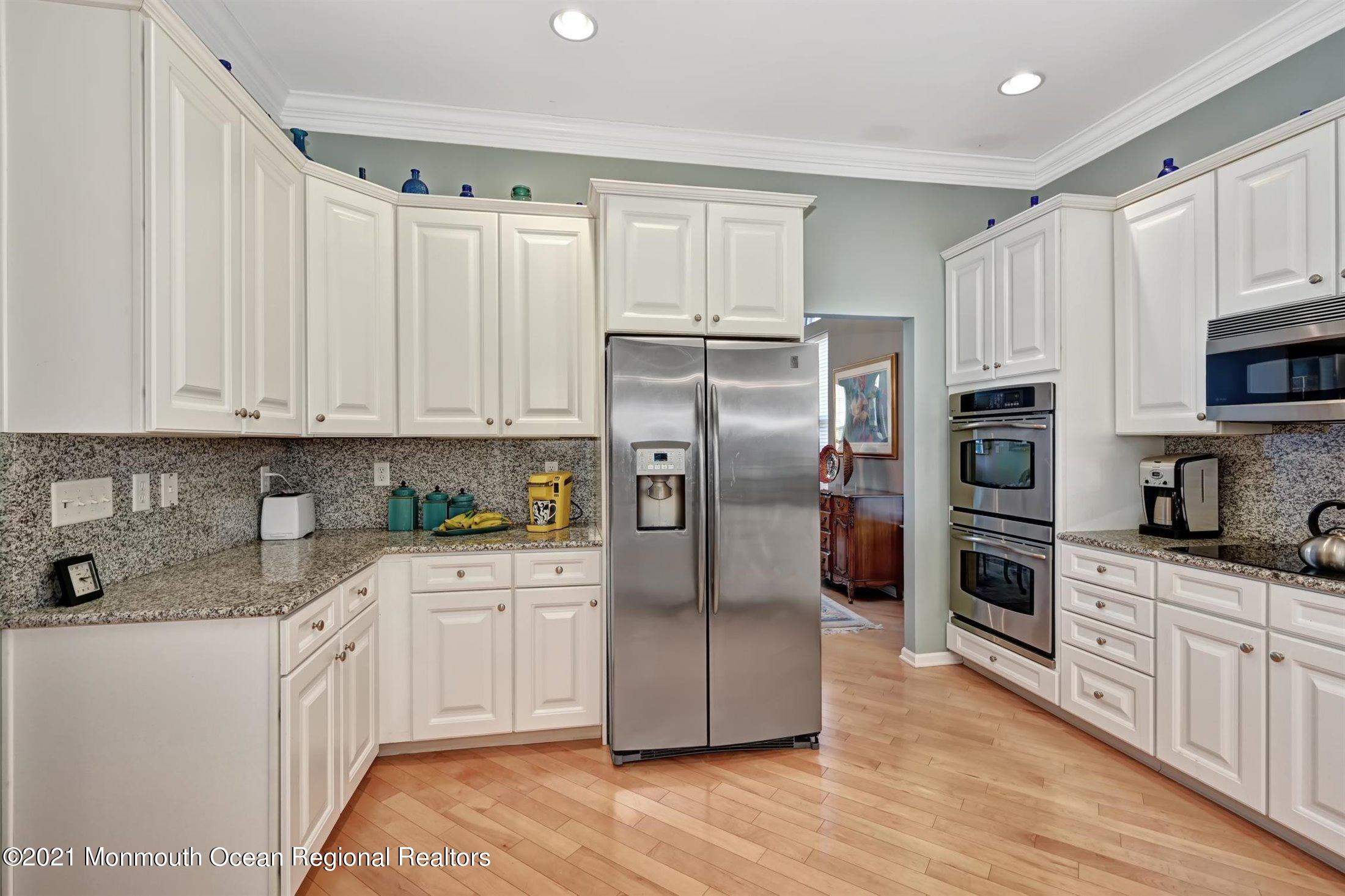 33 Hartack Road Manalapan, NJ 07726 - Photo 12 of 51 12-Kitchen