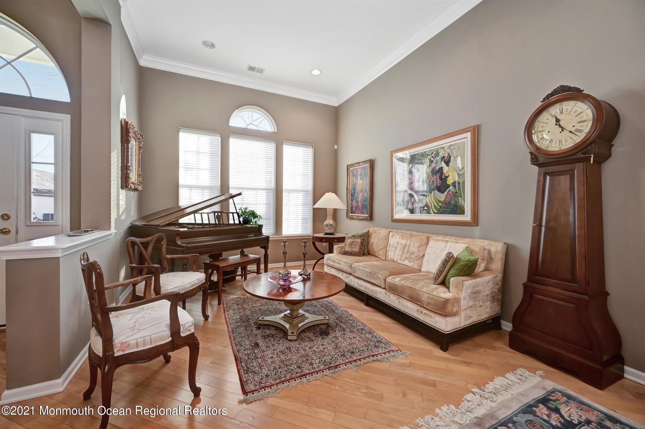 33 Hartack Road Manalapan, NJ 07726 - Photo 3 of 51 03-Living