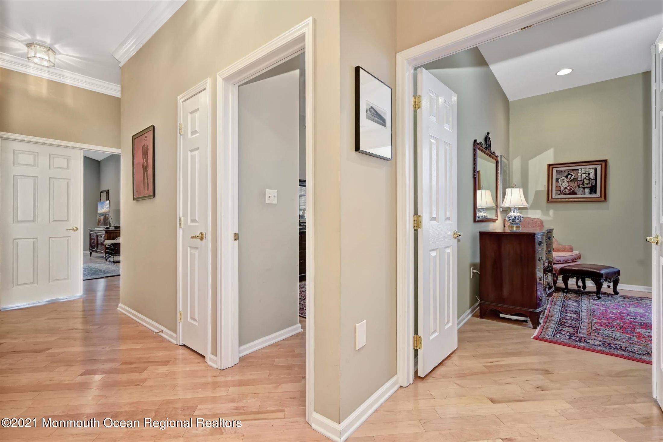 33 Hartack Road Manalapan, NJ 07726 - Photo 29 of 51 29-Hallway