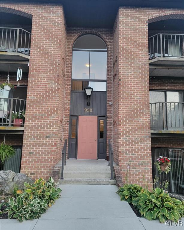 950 Cold Spring Road, Unit 5 Allentown, PA 18103 - Photo 1 of 8 Gallery Image 1