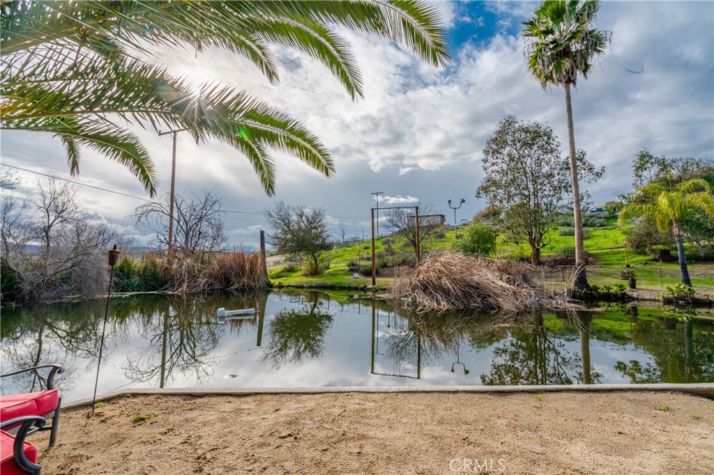 20950 Claire Road Perris, CA 92570 - Photo 37 of 74 a view of a yard and a fountain