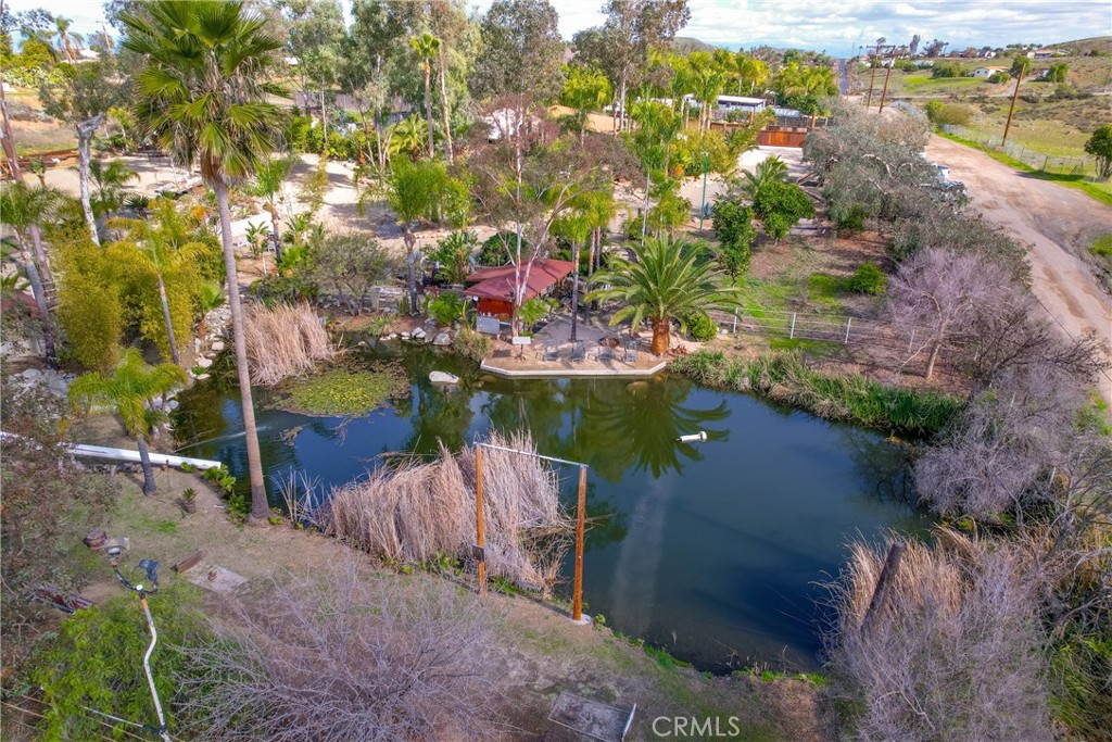 20950 Claire Road Perris, CA 92570 - Photo 53 of 74 a view of a garden with sitting area