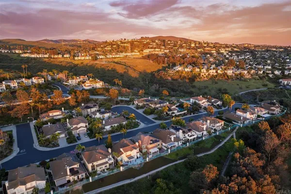 $2,300,000 | 2955 Avenida Valera, Carlsbad, CA 92009