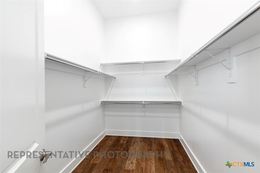 255 White Oak Castroville, TX 78009 - Photo 29 of 46 Primary Closet