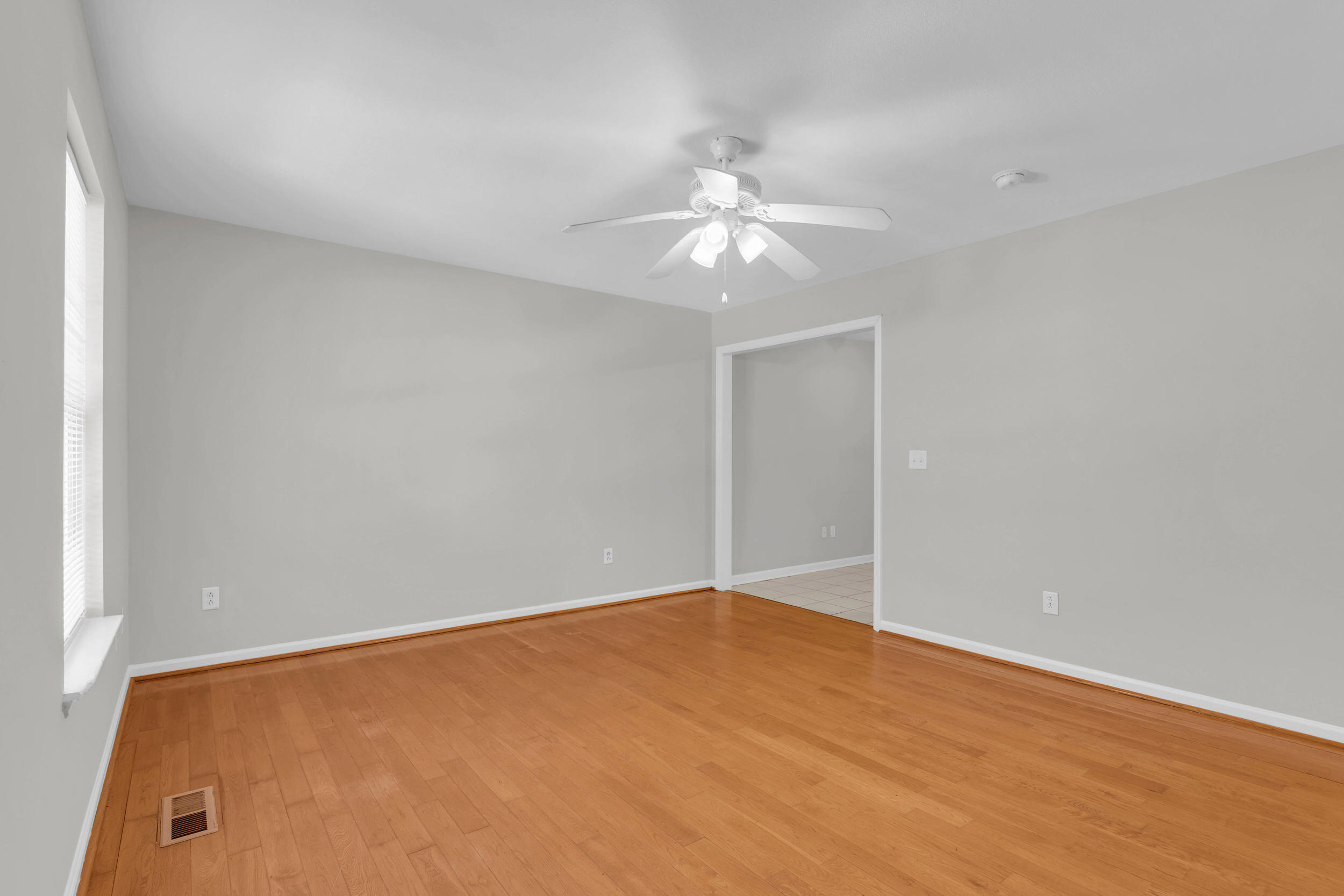 541 Lullwater Road Chattanooga, TN 37405 - Photo 3 of 22 541 lullwater rd-3
