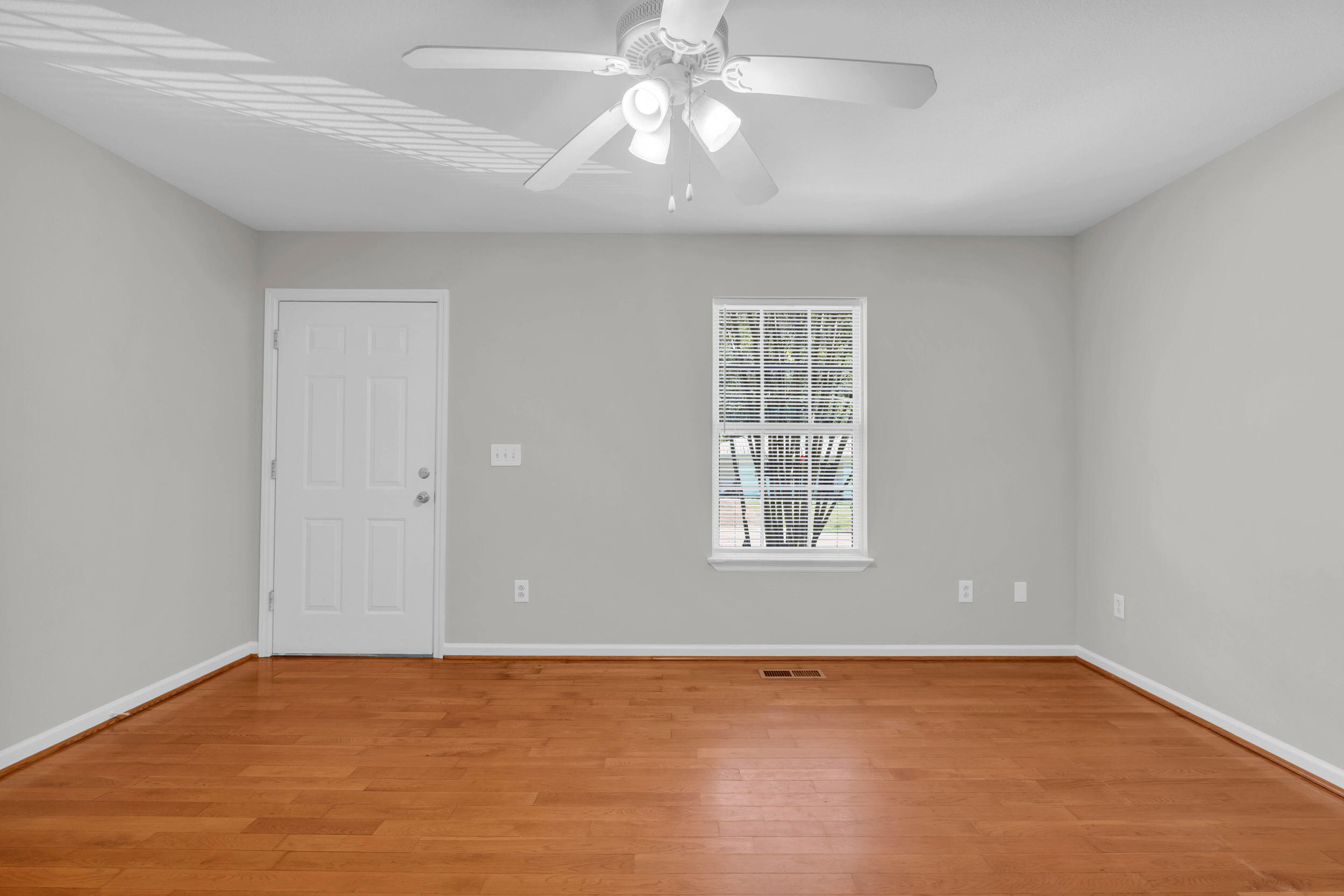 541 Lullwater Road Chattanooga, TN 37405 - Photo 4 of 22 541 lullwater rd-4