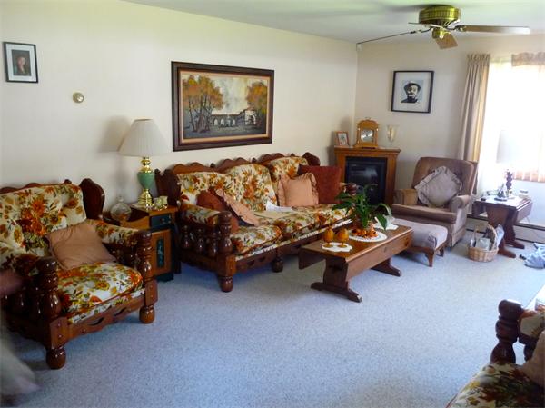 203 Crandall Road Tiverton, RI 02878 - Photo 3 of 5 Gallery Image 3