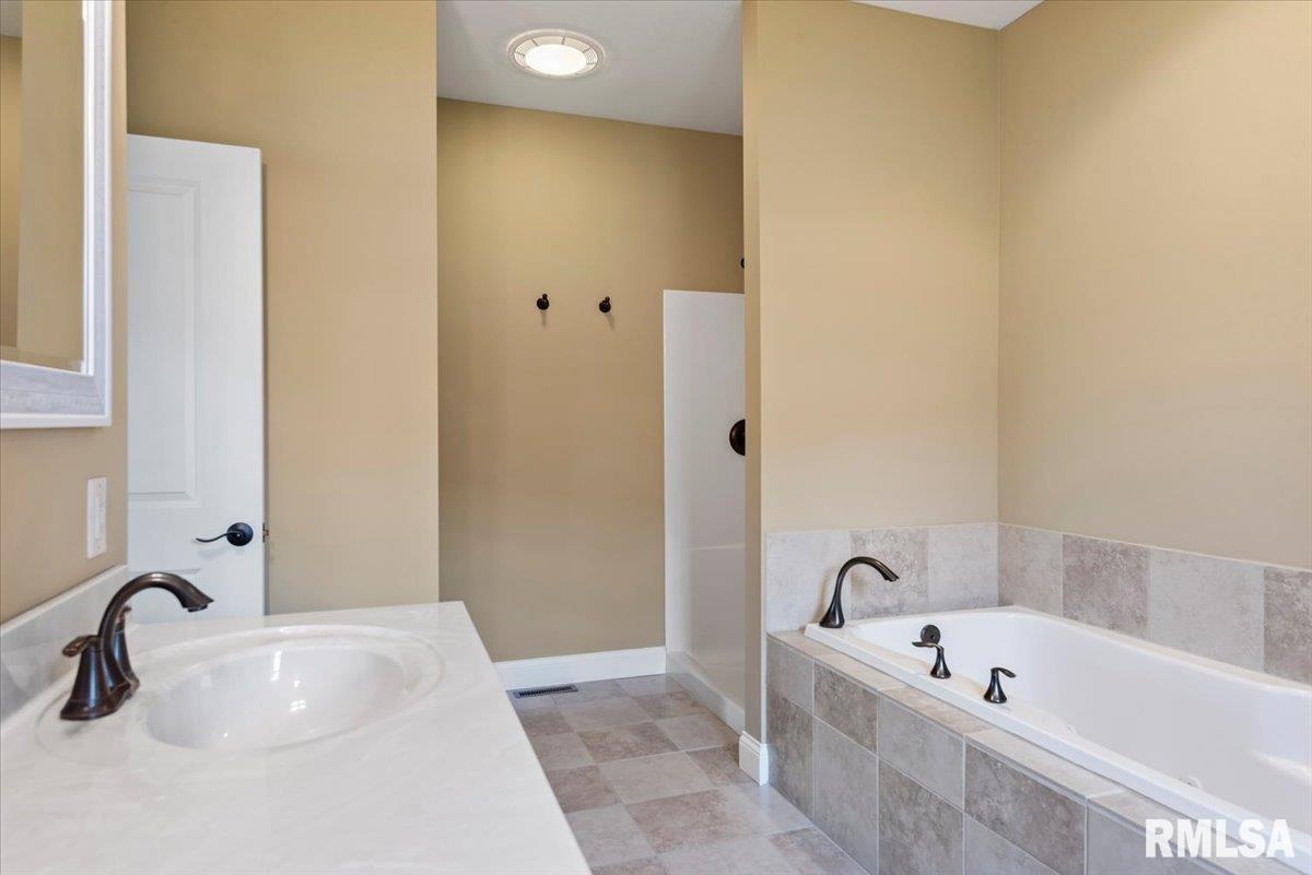 5909 Hedley Road Springfield, IL 62711 - Photo 26 of 44 Gallery Image 26